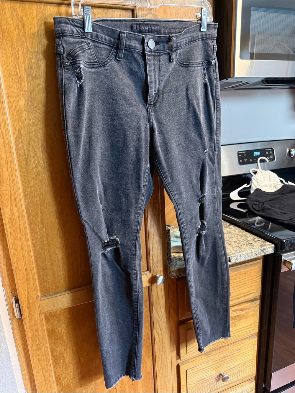Rock & Republic Kashmiere Gray Distressed Skinny Jeans Size 12M